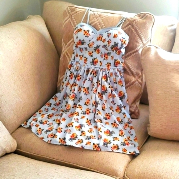 Chamce & Destiny Off the shoulders Dress Strapless size small - Picture 1 of 4